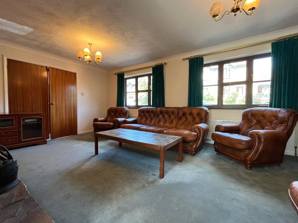 Property photo 2 of 18 Picture No. 21