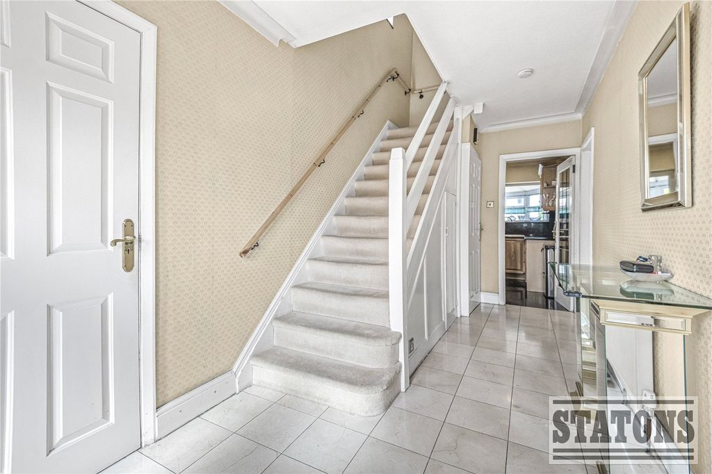 Property photo 2 of 18 Picture No. 02