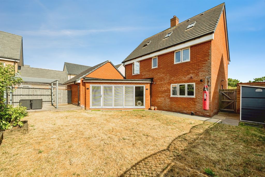 Property photo 2 of 18
