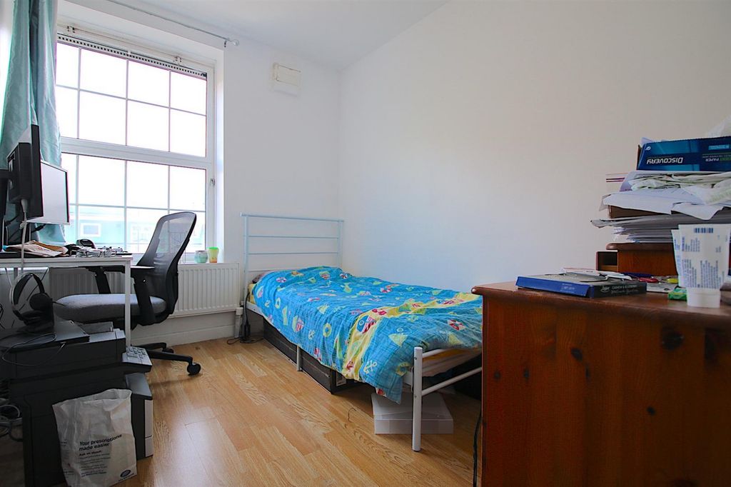 Property photo 2 of 6