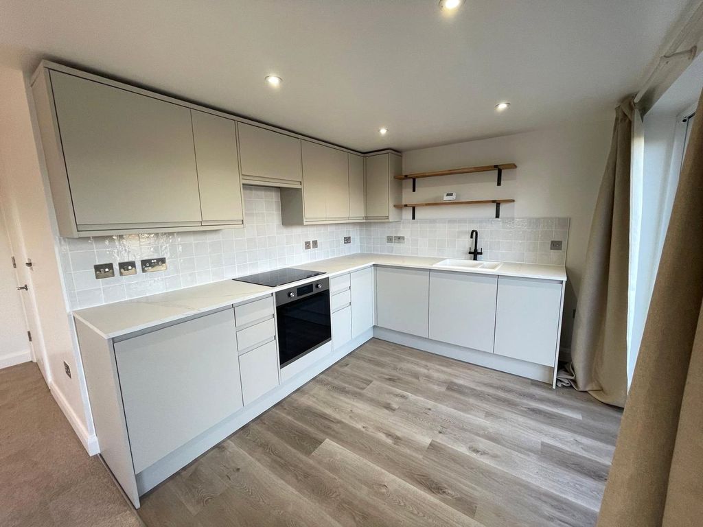 Property photo 2 of 9 Picture No. 19