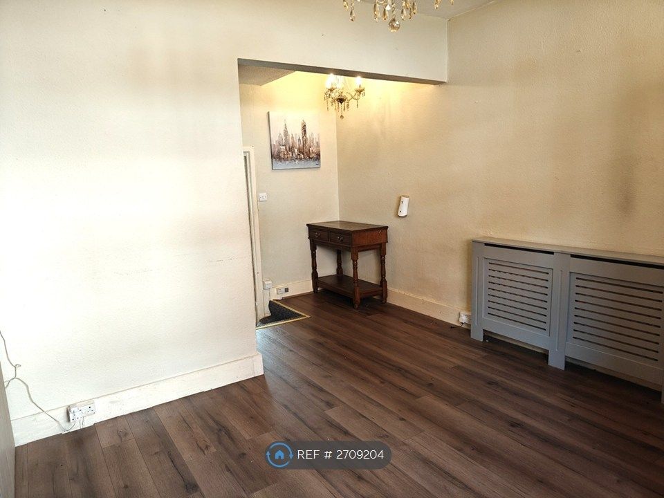 Property photo 3 of 27 Living Room (Pic 2)