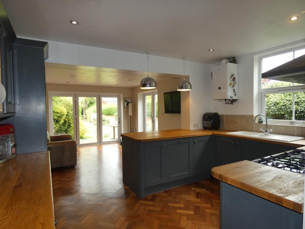 Property photo 2 of 34 Kitchen