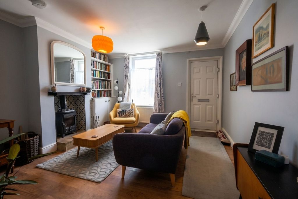 Property photo 3 of 11