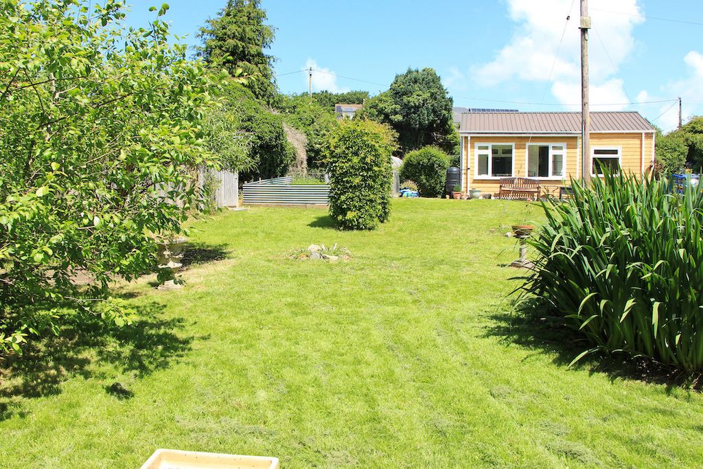 Property photo 2 of 7 Garden