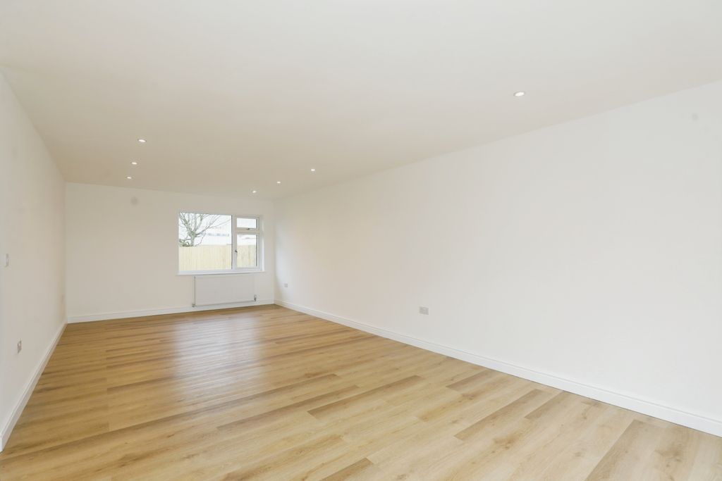 Property photo 3 of 17 Photography