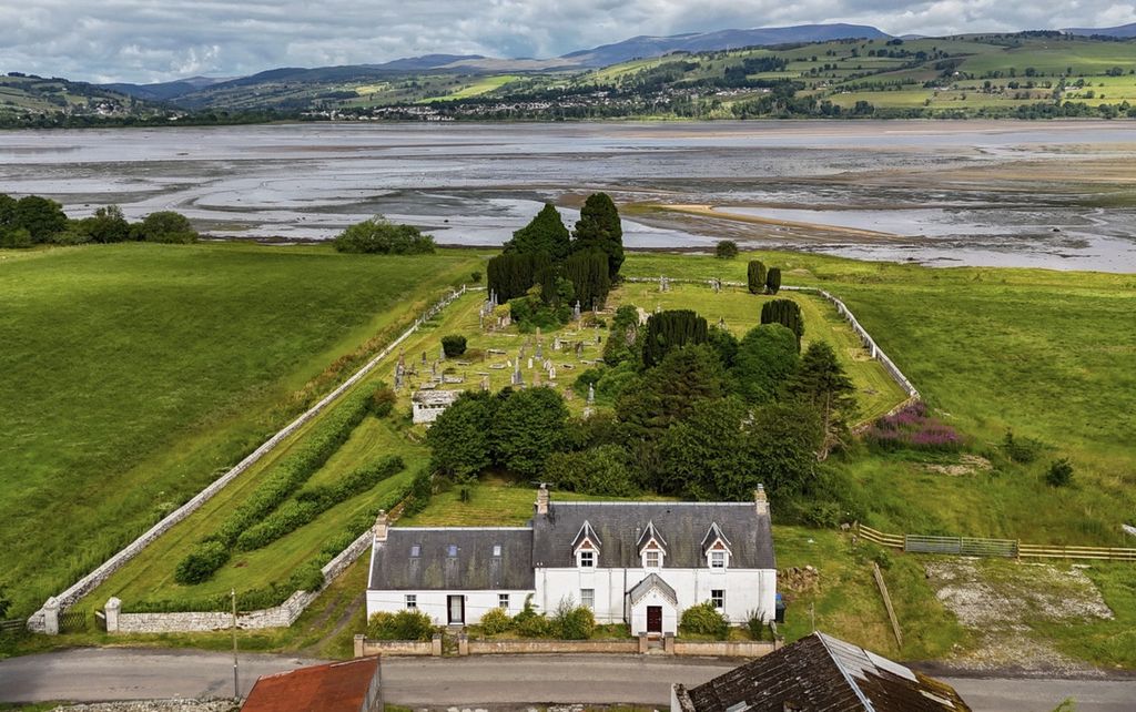 Property photo 1 of 50