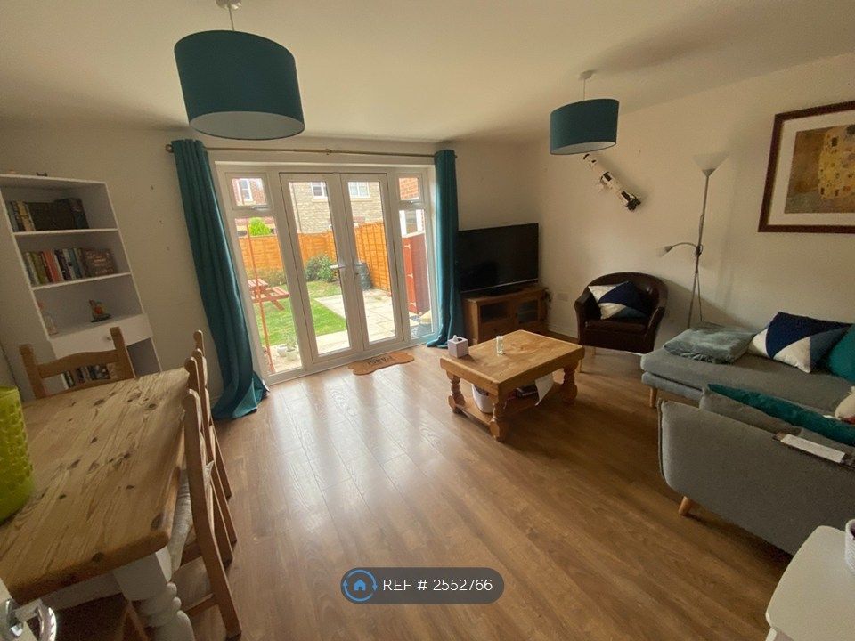 Property photo 2 of 15 Living Room