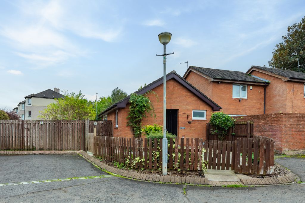 Property photo 1 of 20 37 Elderpark Grove G153Ly-18