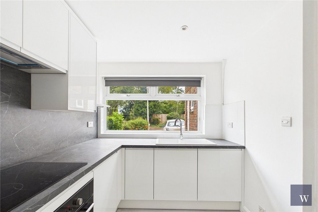 Property photo 3 of 12 Picture No. 16