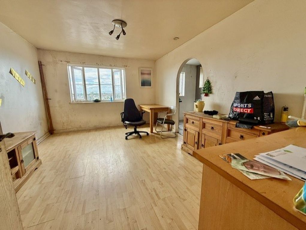 Property photo 3 of 13 Photo 3