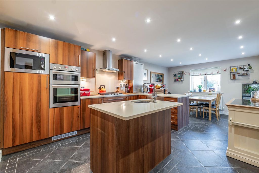 Property photo 2 of 35 Kitchen
