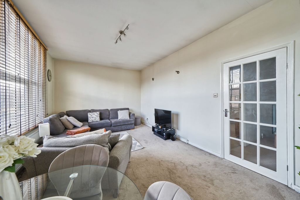 Property photo 3 of 16 Photography