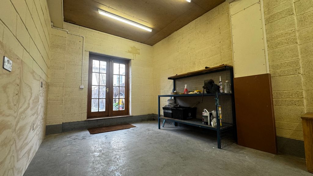 Property photo 2 of 11 Img_7175