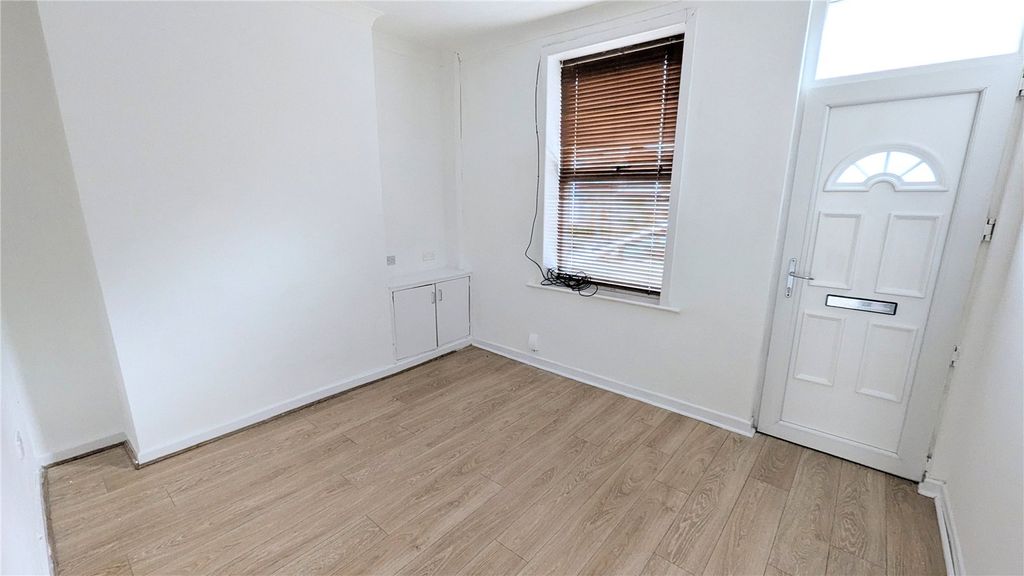 Property photo 3 of 8 Picture No. 06