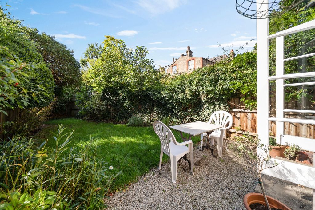 Property photo 2 of 18