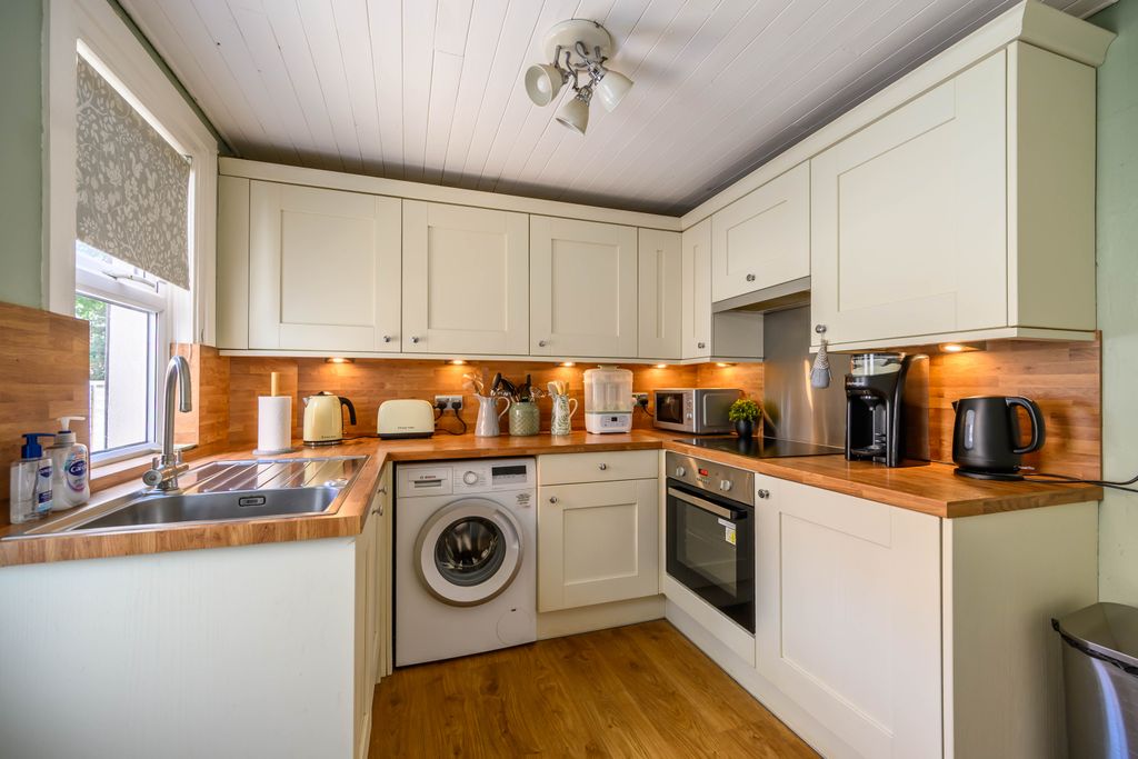 Property photo 3 of 18 Dsc_8343-Hdr