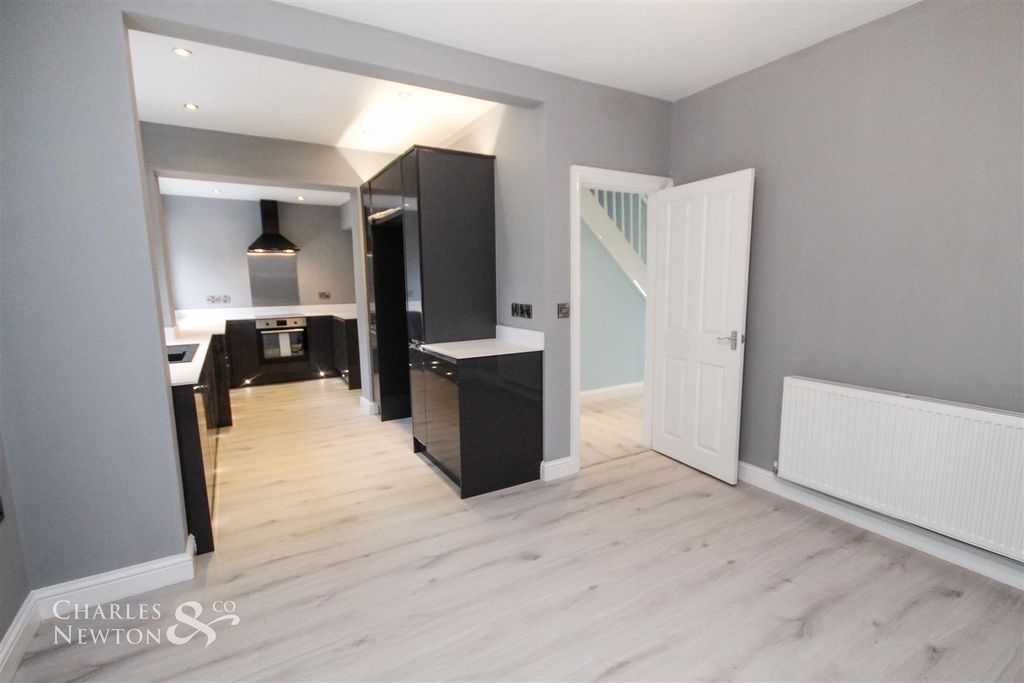 Property photo 2 of 31 Kitchen .Jpg