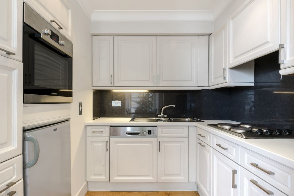 Property photo 3 of 12 1