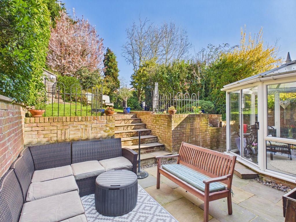 Property photo 2 of 19 Garden