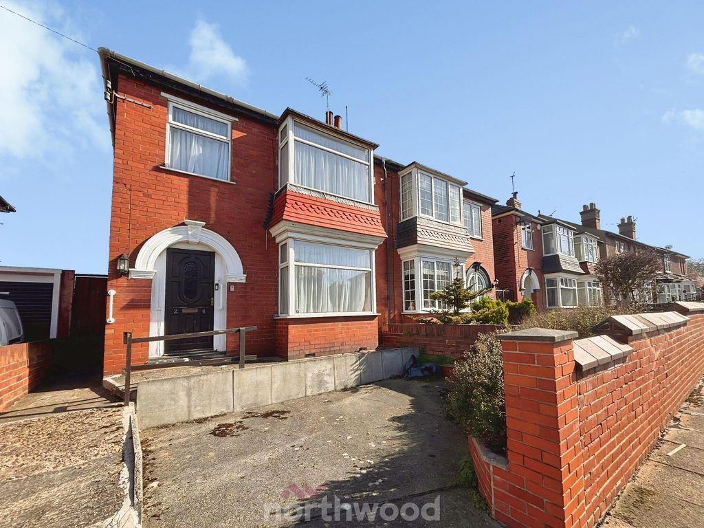 Property photo 2 of 25