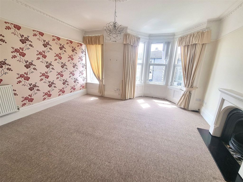 Property photo 2 of 13 Picture No. 31