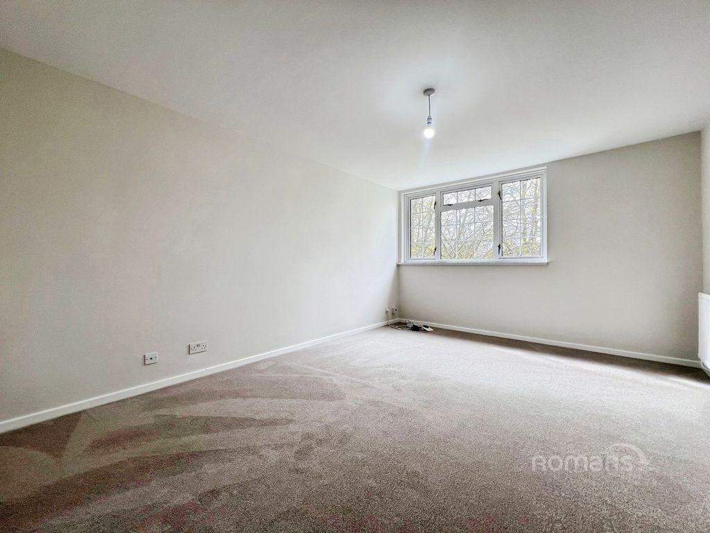 Property photo 3 of 12 Pbox-Img.Jpeg