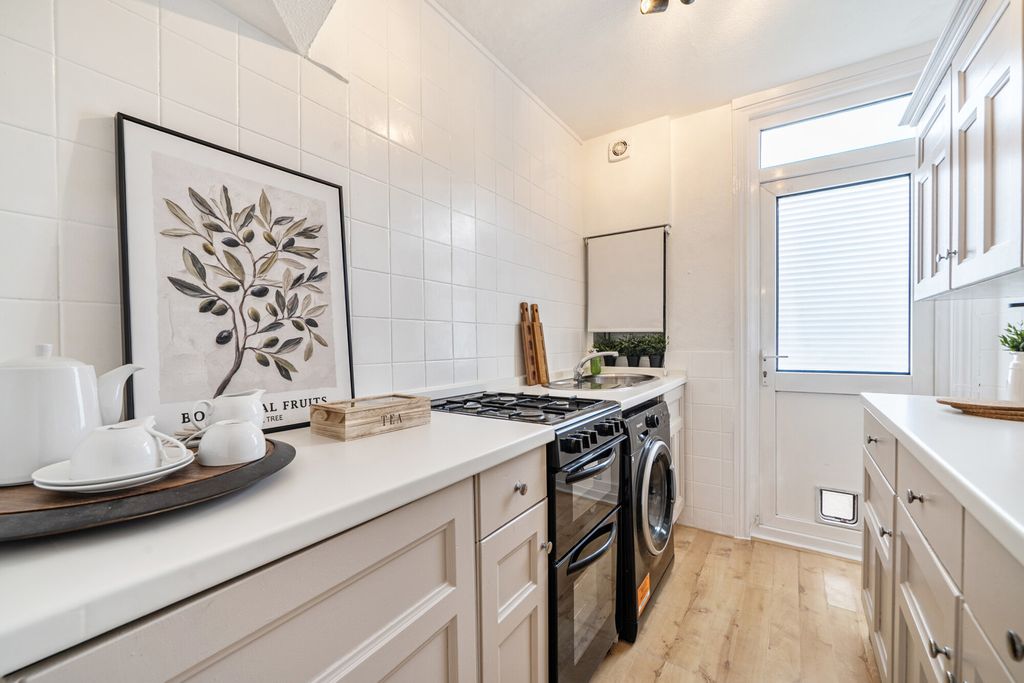 Property photo 2 of 18 1459791-21-6A033d...