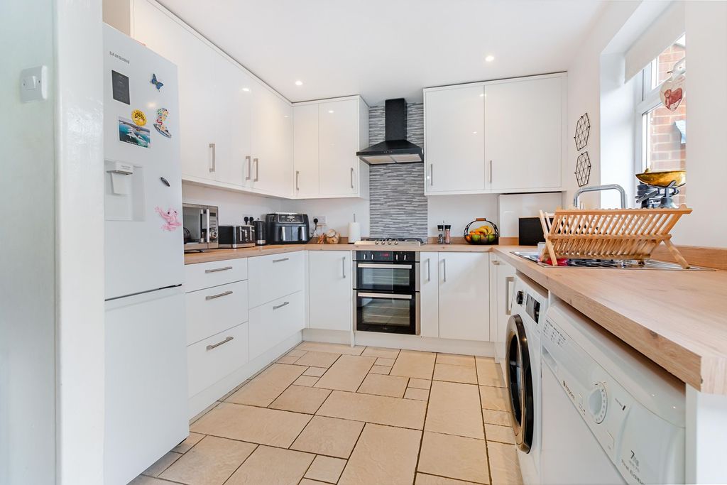 Property photo 2 of 17