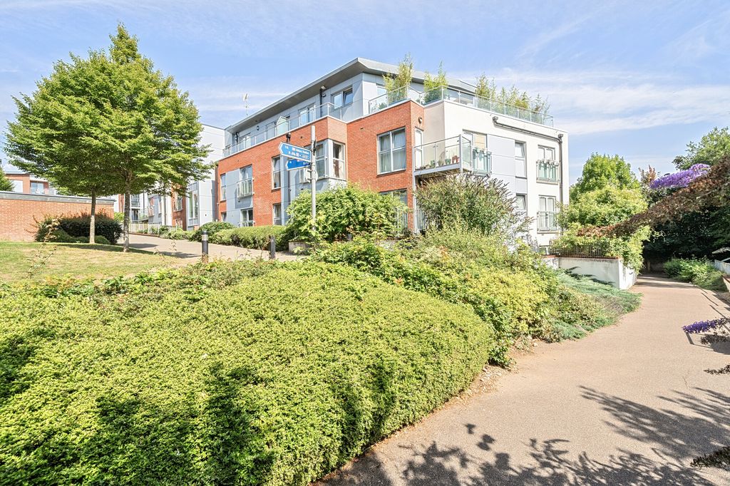 Property photo 1 of 11