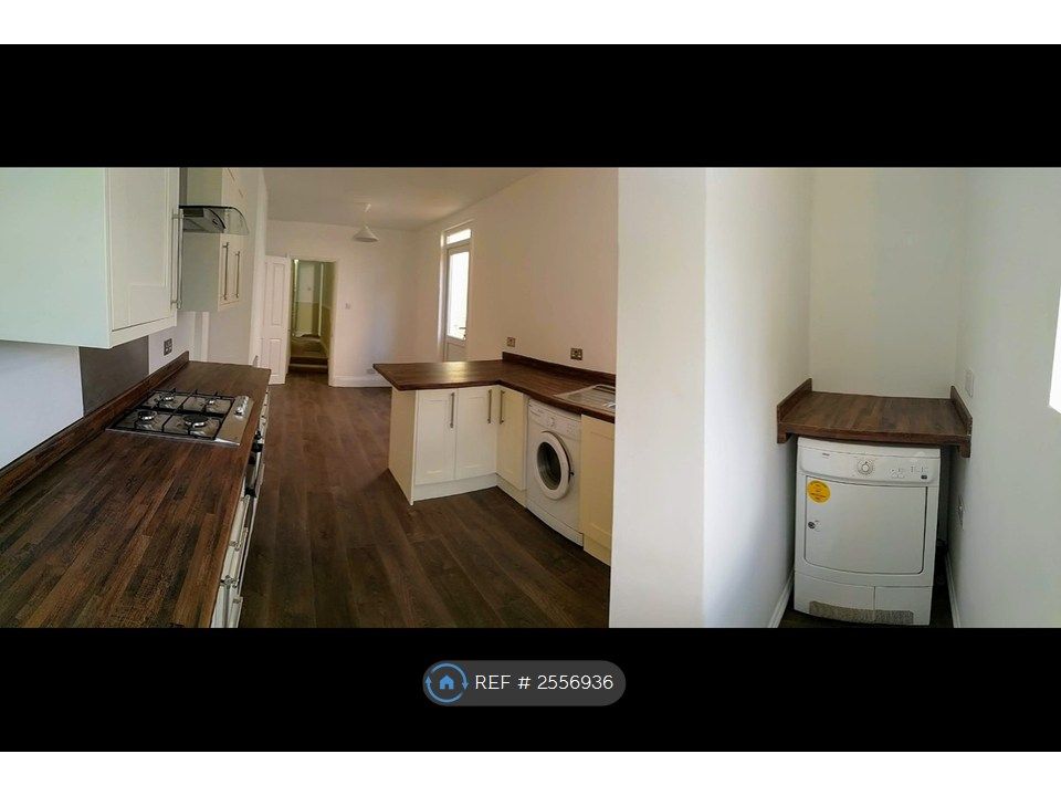 Property photo 2 of 18 An Open Plan Dine In Kitchen With A Laundry Corner