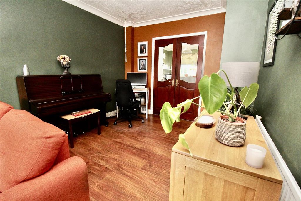 Property photo 3 of 26 Rear Reception Room