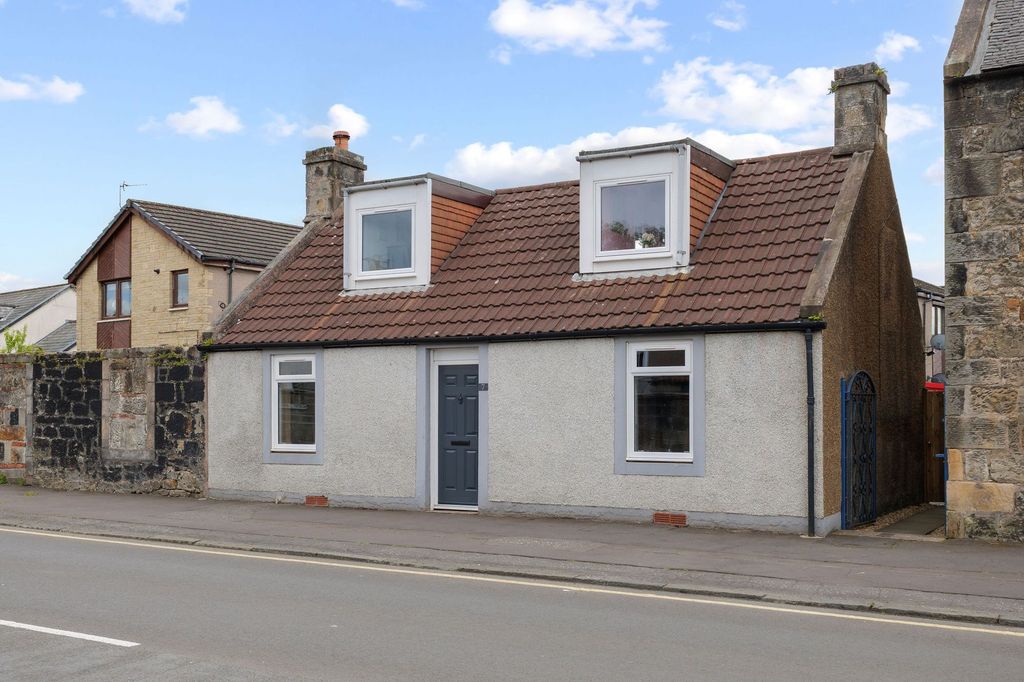Property photo 2 of 28