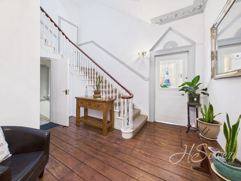 Property photo 3 of 27 Photo 8