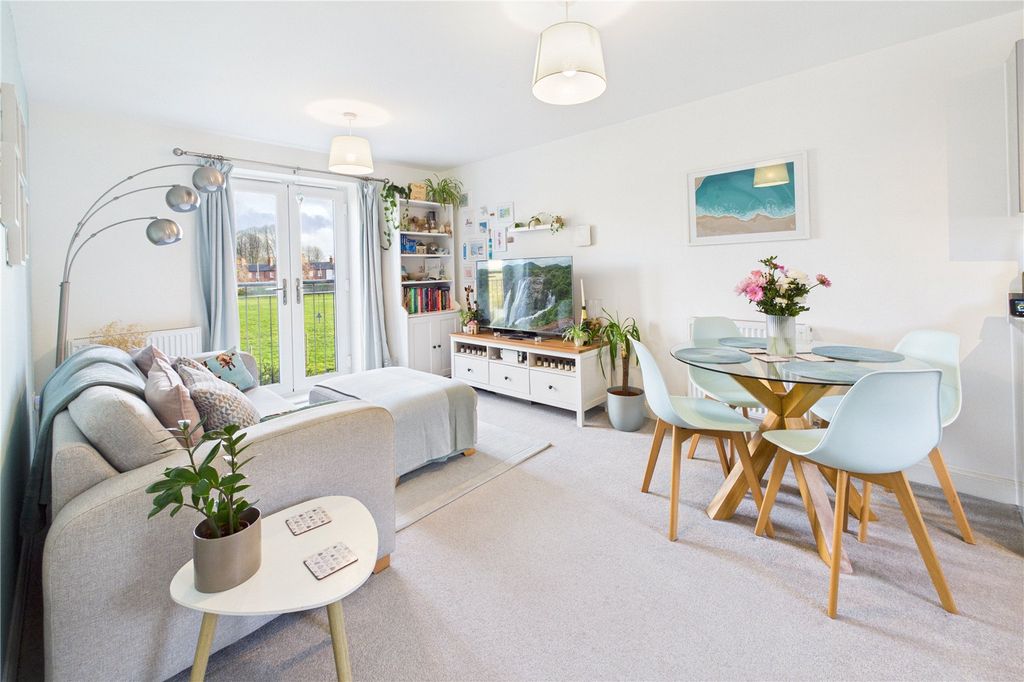 Property photo 2 of 19 Living/Dining Room