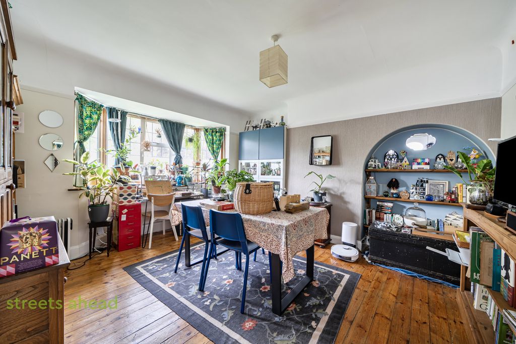 Property photo 2 of 21 1E64E190-A9Ca-417...