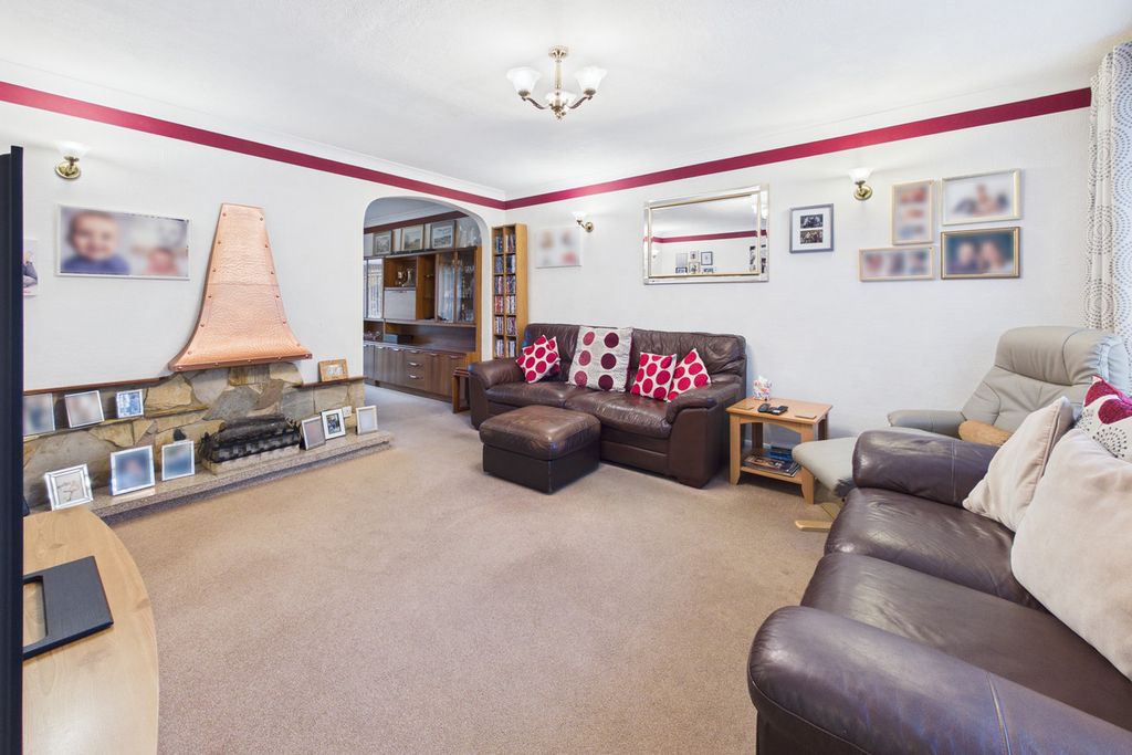 Property photo 3 of 22