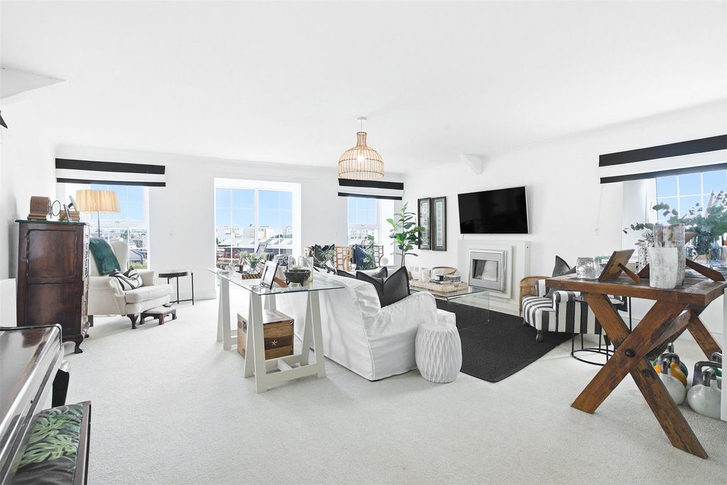 Property photo 2 of 29 Flat-4-Thurwood-Place-5.Jpg