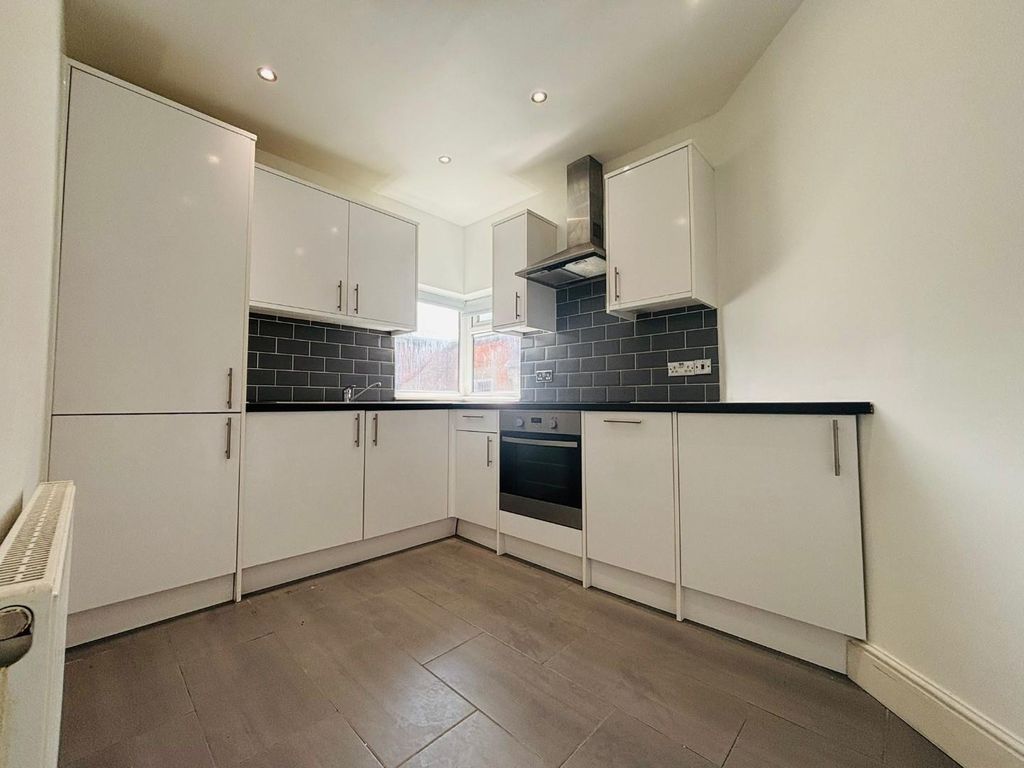 Property photo 3 of 5 Original-1785F64E-0768-45E8-96C7-42Bd60383C05.Jpeg