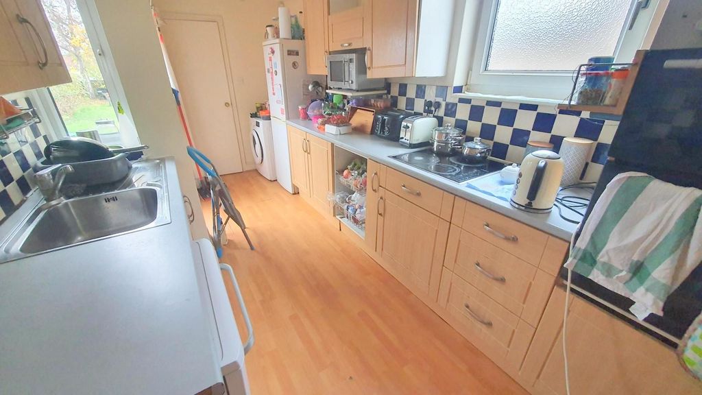 Property photo 3 of 9