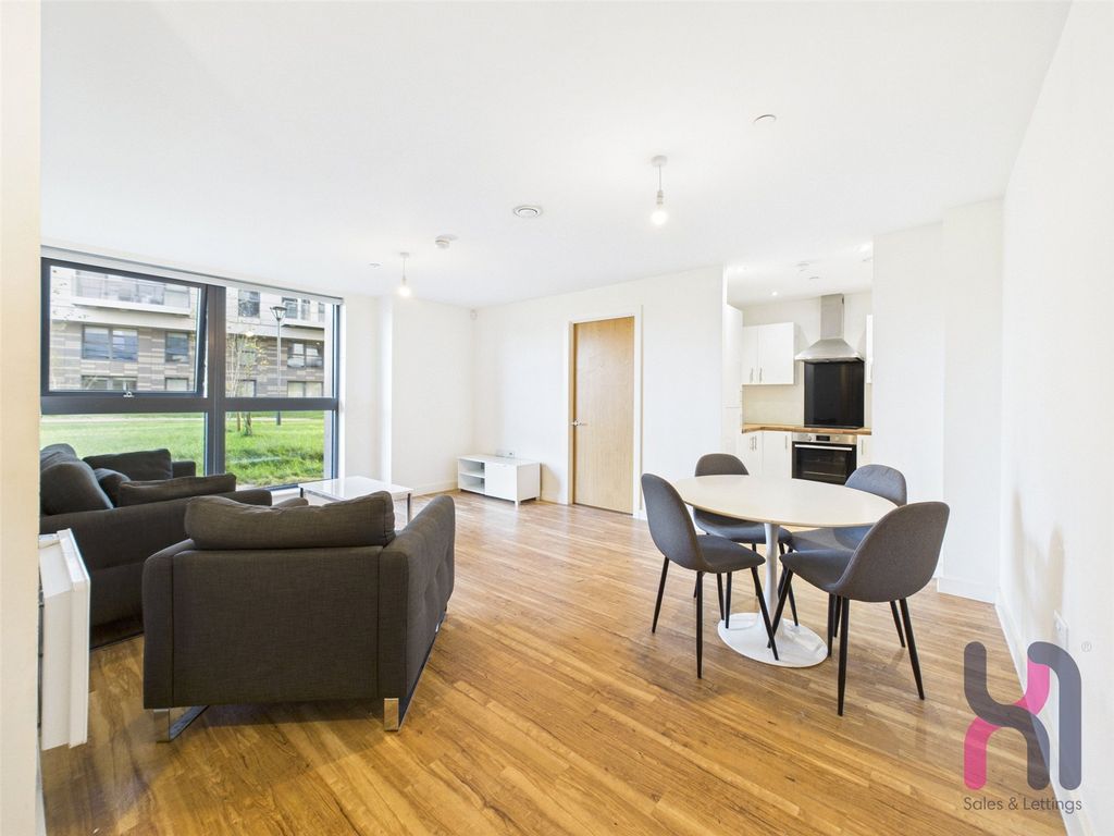 Property photo 2 of 17 Picture No. 34