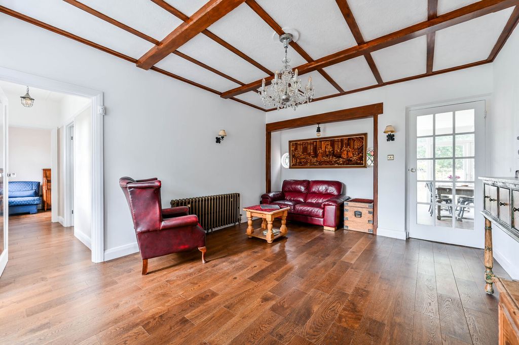 Property photo 2 of 16