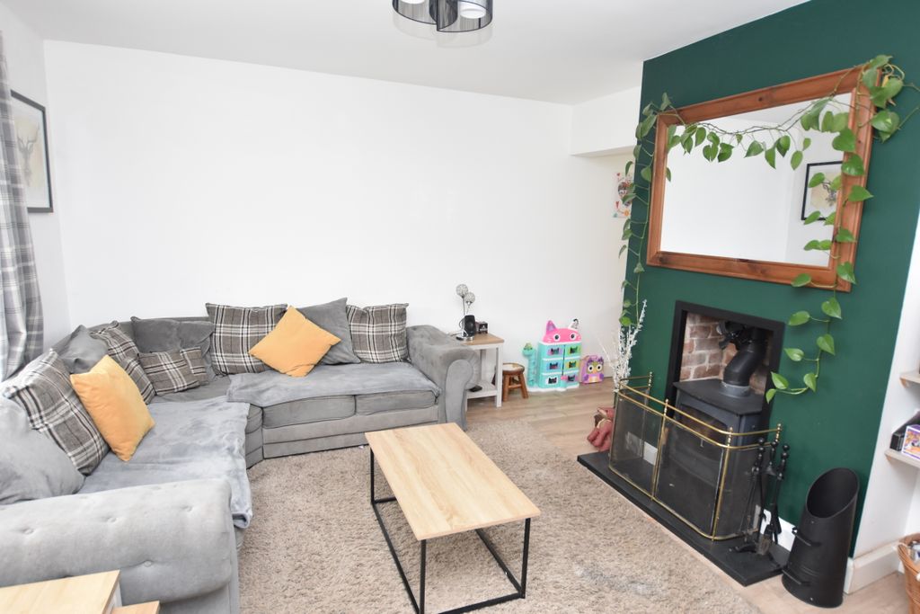 Property photo 2 of 21