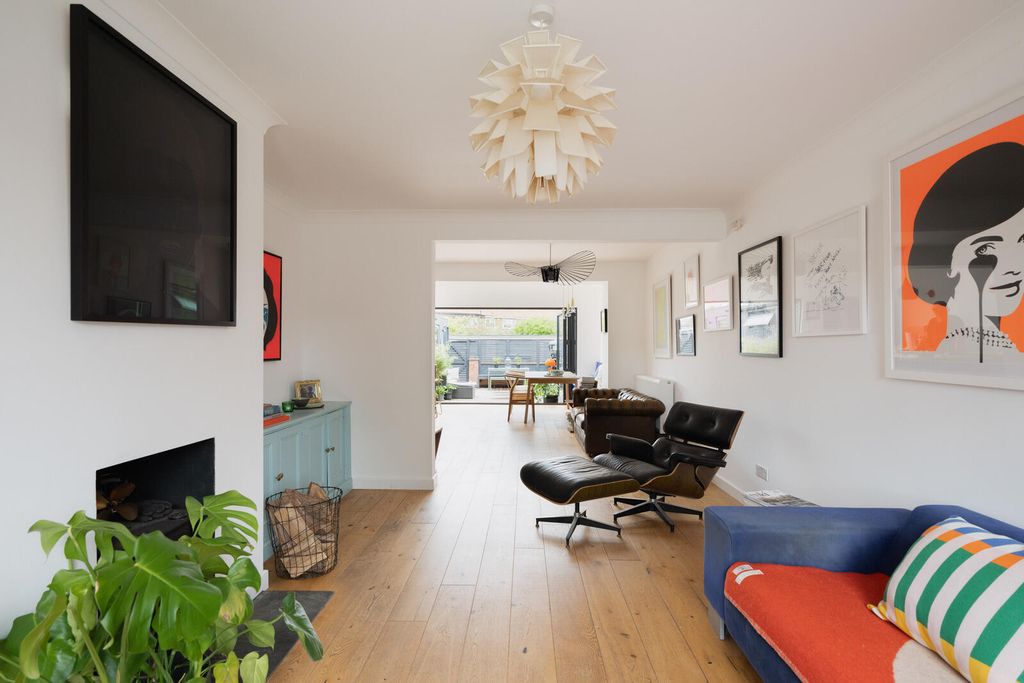 Property photo 3 of 29 19613615_N36_Webres.Jpg