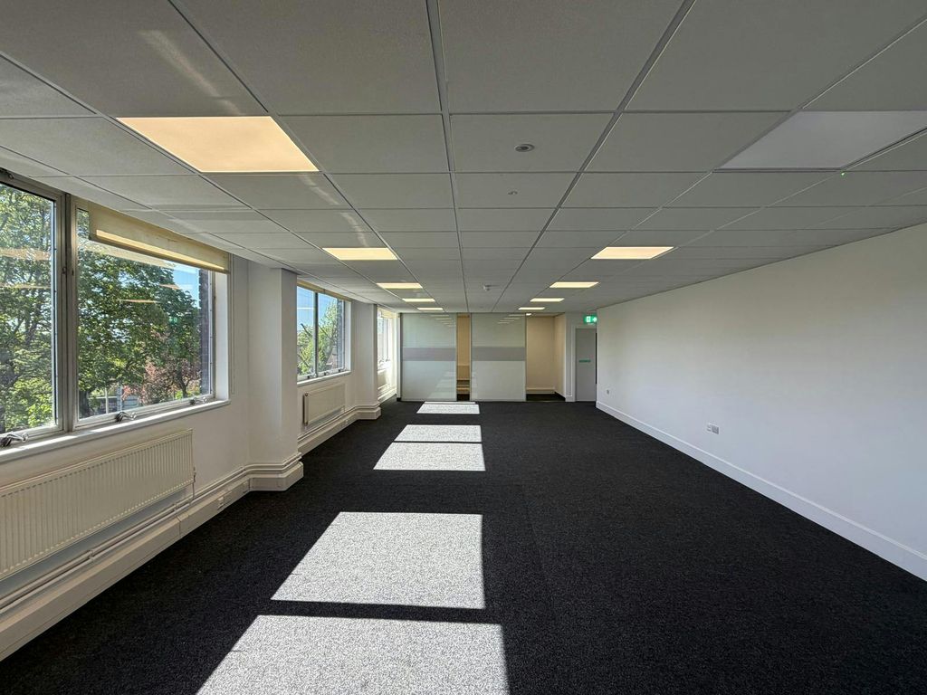 Property photo 2 of 10 Suite 5A (1)
