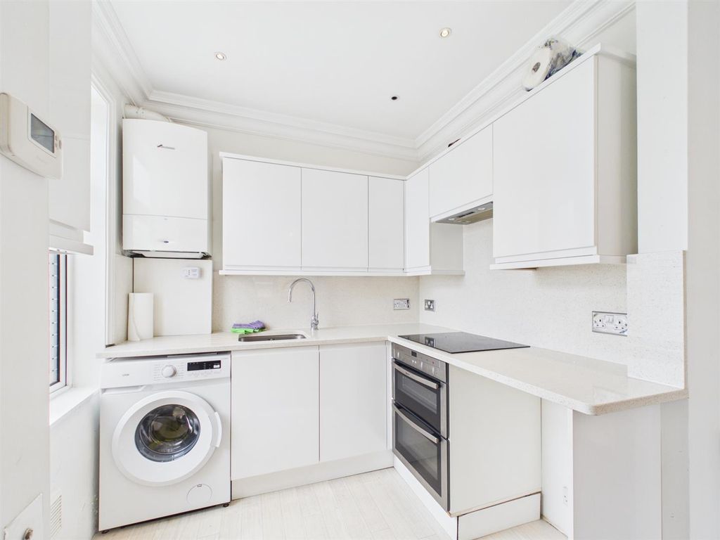 Property photo 1 of 7 Kitchen