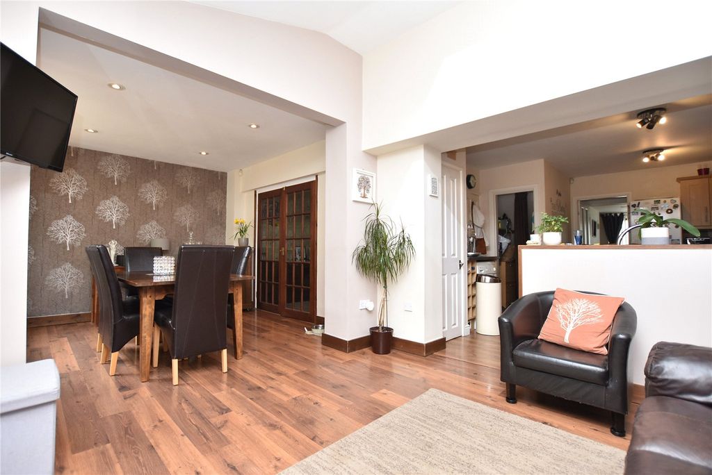 Property photo 2 of 23 Picture No. 96