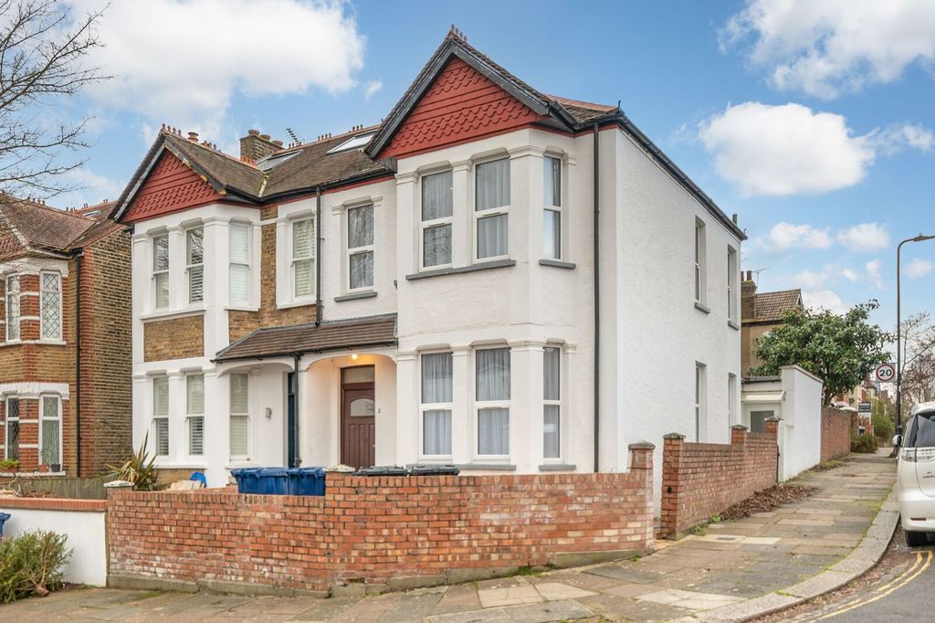 Property photo 2 of 18