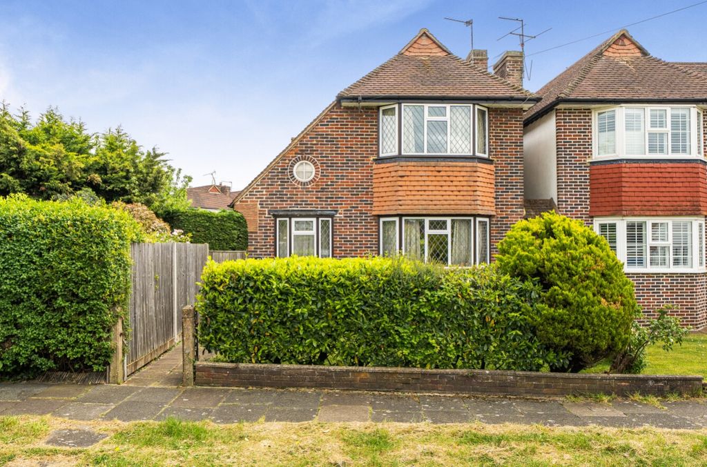 Property photo 1 of 14 1454241-17-69Fb4F325E929