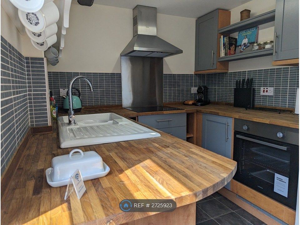 Property photo 1 of 17 Kitchen